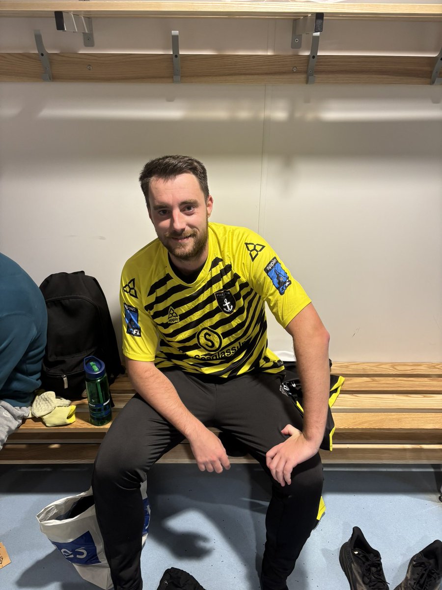 PortSetonFC's tweet image. Good win this morning for the lads! 4-1 final score. Goals from:

⚽️⚽️ Gaz 
⚽️ Chrissy 
⚽️ OG

A very good team performance but our MOTM this morning goes to our CAM @SeanKraske1998 Mon the Seton 💛🖤