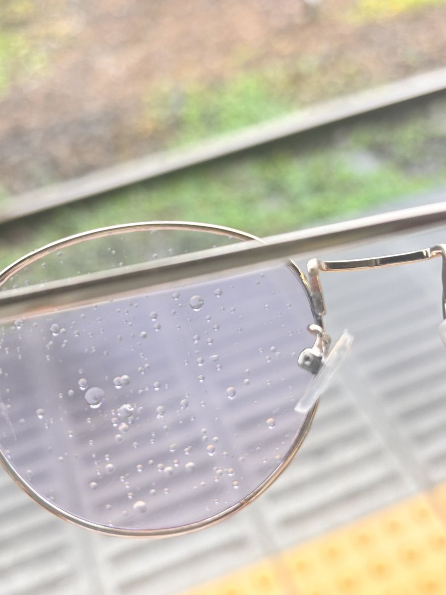 本日のお仕事はおしまいです❕❕❕❕❕

ポンコツやってしまったぁ〜:( ˙꒳​˙ ):

傘は持ち歩かないし、データは消えるし、
それでも夜になると手元にお酒があるの不思議。

明日も収録漬けだ🎙ありがたい🎙
そして油断してた🎙頑張るぞ〜🎙

おやすみなさい🌙* :ﾟ