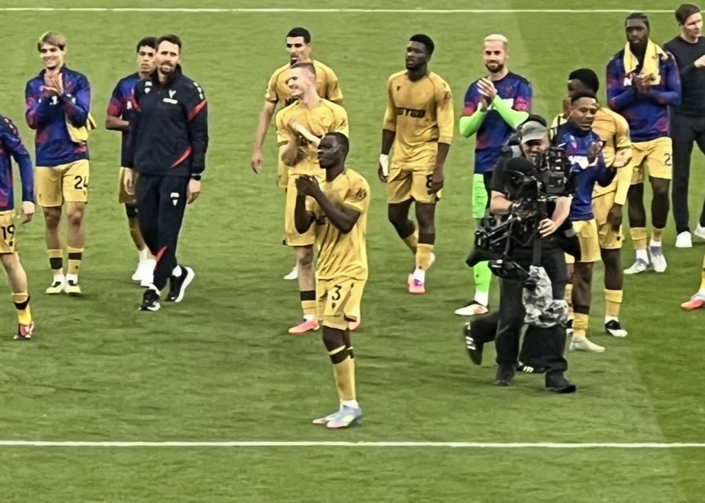 therealpanl's tweet photo. My Left Back !! #TyrickMitchell #CPFC #WHUCRY https://t.co/A5j6FdLoOP