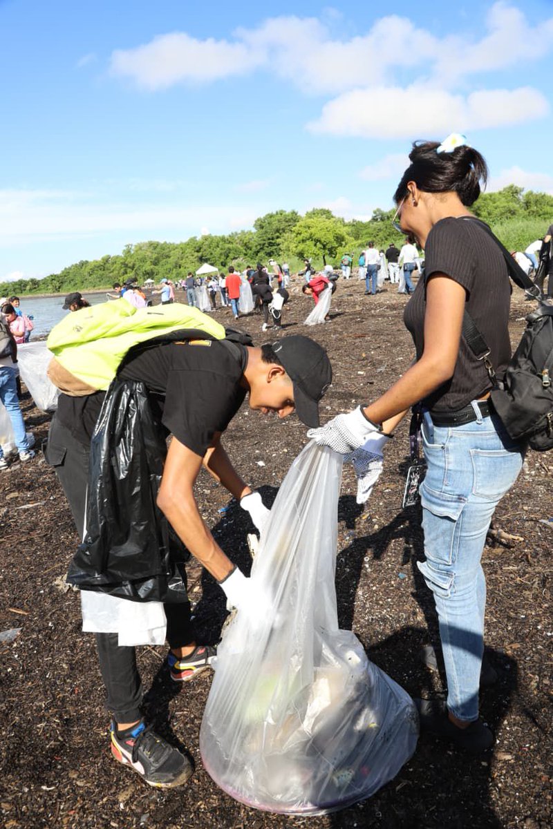 telebunker tweet media