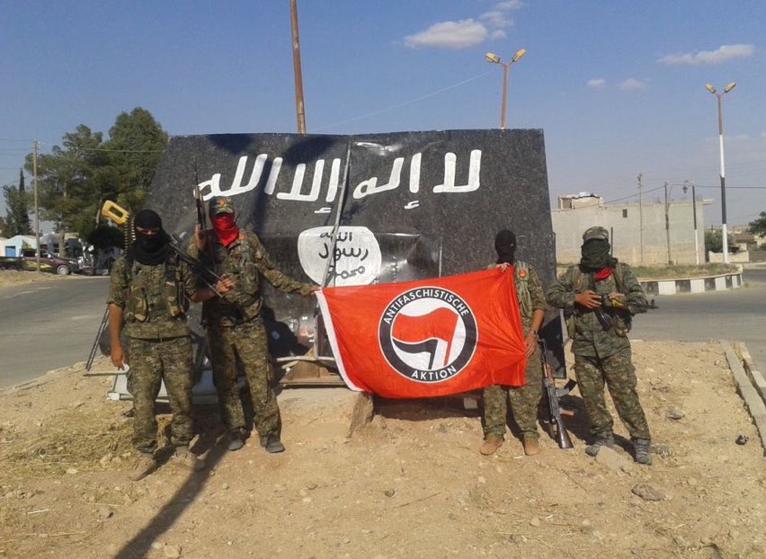 WarHorizon's tweet photo. @GenFlynn @LauraLoomer ISIS + Antifa https://t.co/TsMhzZ5RvM