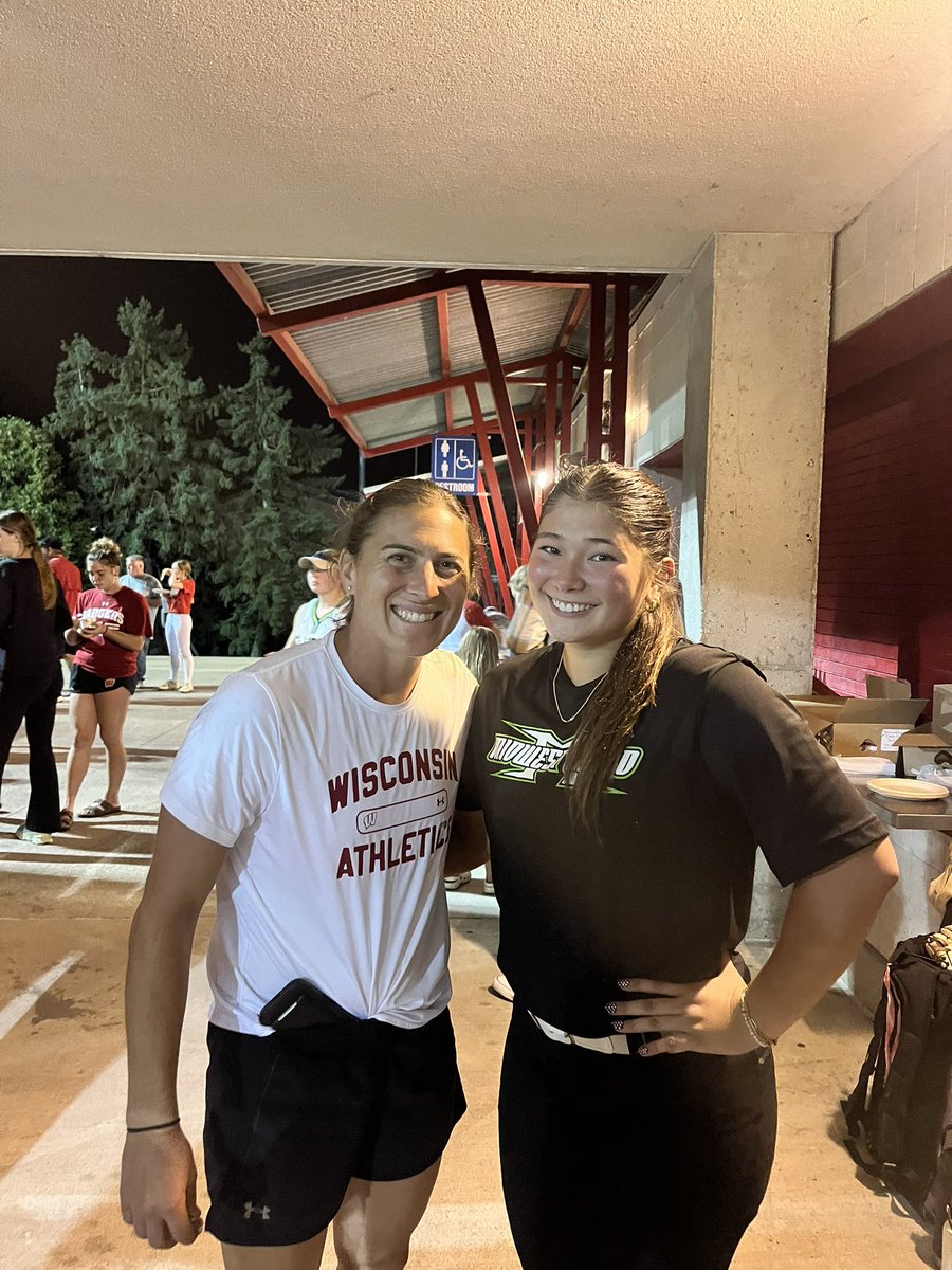 LiddleBrynn's tweet photo. Thank you @BadgerSoftball for the amazing camp! Your guys energy is so incredible!! @BadgerHealy @dzym6 https://t.co/g4noh71F9l
