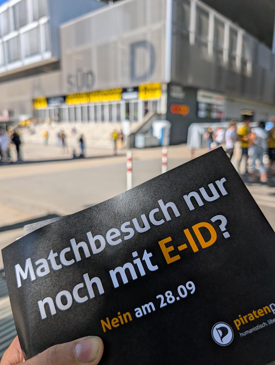 ppsde's tweet image. 🚨Schlussspurt im Abstimmungskampf!🚨
Erst rund 20 % haben bisher abgestimmt – da geht noch viel!
👉 Verteile jetzt noch Flyer (auf der Strasse oder in Briefkästen)
👉Hänge Plakate auf
Material kannst du hier bestellen:
referendum-eid.ch/unterstuetzen#…
#Abst25 #CHVote