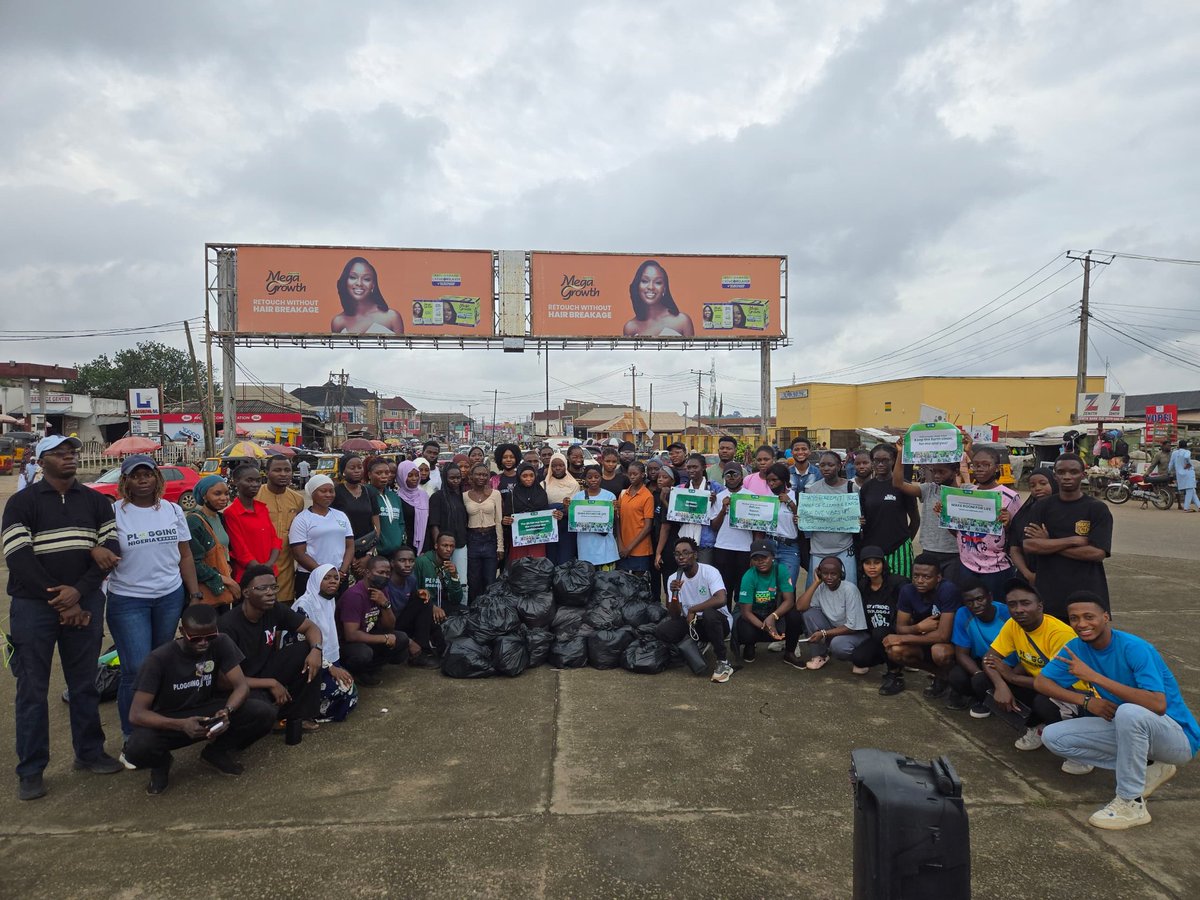 Q_KALAST's tweet photo. It's 2025 world clean up day,
I joined @queenhallelujah,@uiploggas,@ploggingnigeria today, to contribute to creating cleaner, healthier, and more sustainable communities.
#StriveForFive
#WorldCleanupDay
#PloggingNigeria https://t.co/MmelZtUWrm