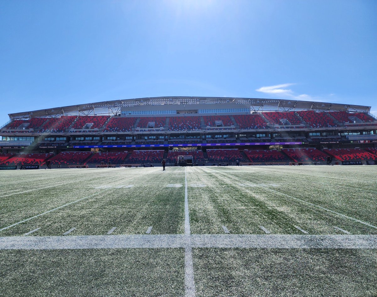 Amazing afternoon for some <a href="/REDBLACKS/">Ottawa REDBLACKS</a> 🏈 <a href="/TD_Place/">TD Place</a>!
Fun for the whole family as they host the <a href="/Wpg_BlueBombers/">Winnipeg Blue Bombers</a> at 3pm.
#GORRRRRRRRRRRREDBLACKS