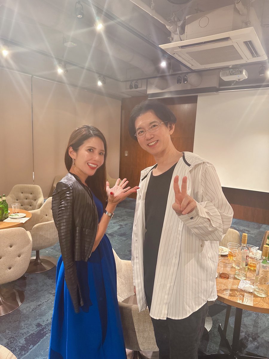 知らなきゃ損。ファッション業界25年だけど、神田昌典さんのオシャレ度が、控えめに言ってやばい。
あの知性と戦略性で知られる神田先生が、ファッションでも完全に整えてきている。還暦とは思えない。いや、もはや年齢という概念を超えている。

バルマンのバイカーデニム。