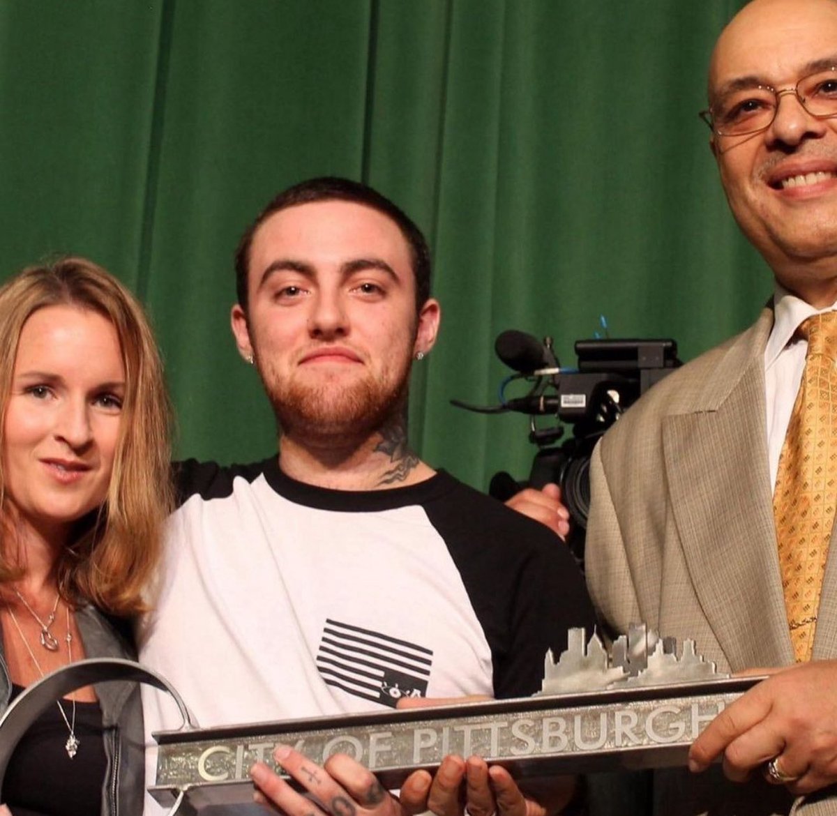 PigsAndPlans's tweet image. On this day in 2013, the mayor of Pittsburgh presented Mac Miller with a key to the city and declared September 20 "Mac Miller Day."⁠
⁠
Happy Mac Miller Day everyone⁠! 🕊️