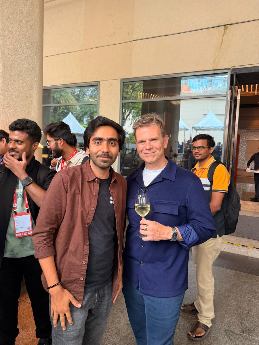 souravCoder1's tweet image. Redis Released 🔴
Redis started as a cache. Today, it’s a real-time data platform powering AI, vector search, and agentic systems.
#redis @Redisinc