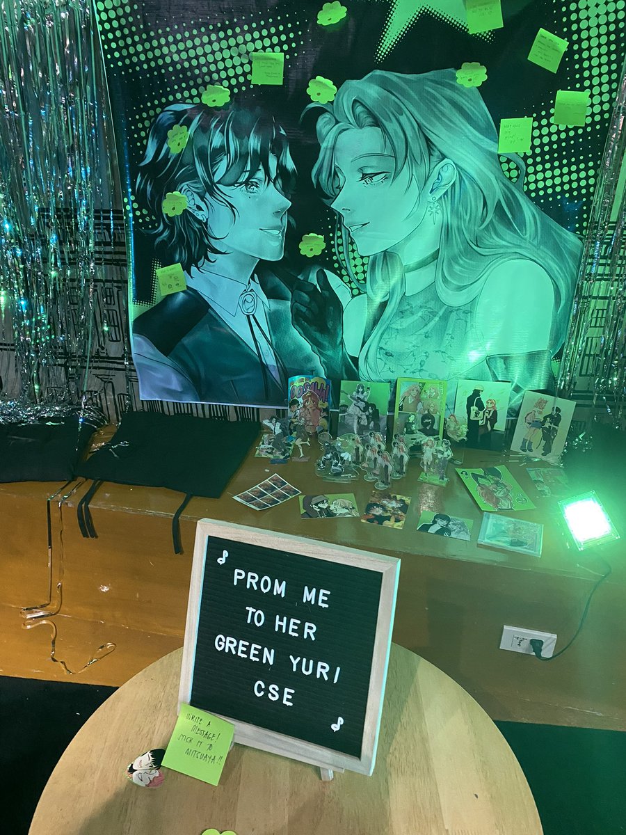 taiyakye's tweet photo. was able to go out and hang out with my friends again at the #PromMeToHer CSE!!!
I had so much fun talking wit people and ofcc the goated merch !! π https://t.co/qVL4reXIA7
