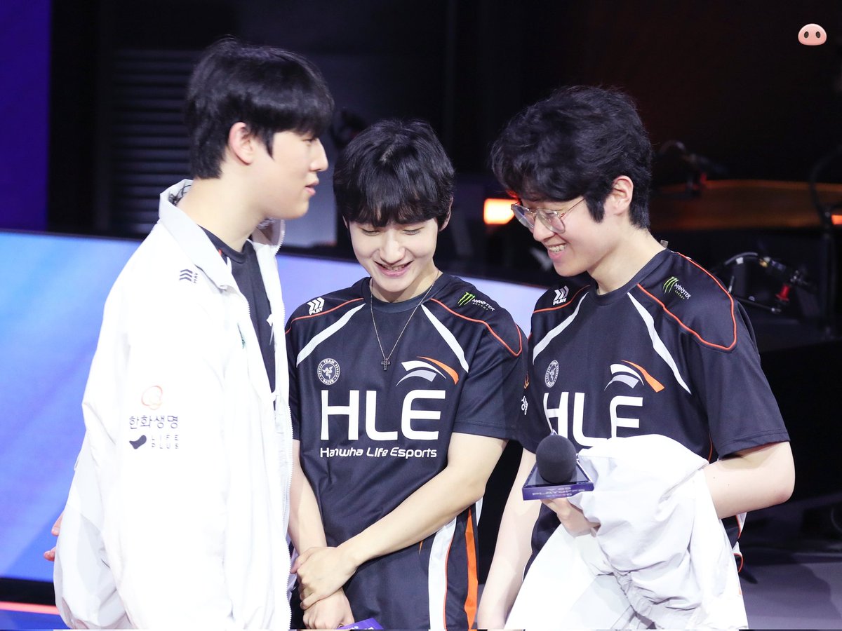 kissung10's tweet photo. 250920 KT vs HLE

눈물 확인 

#Peanut #피넛
#Zeka #제카 
#ZEUS ＃제우스 #HLEWIN https://t.co/FsgmPhsXoh