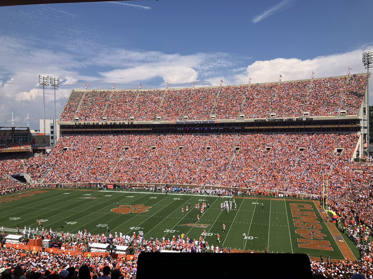 If Dabo followed through on going somewhere else, guessing he won’t get this type of turnout for a highly underachieving 1-2 team. 
Just saying.