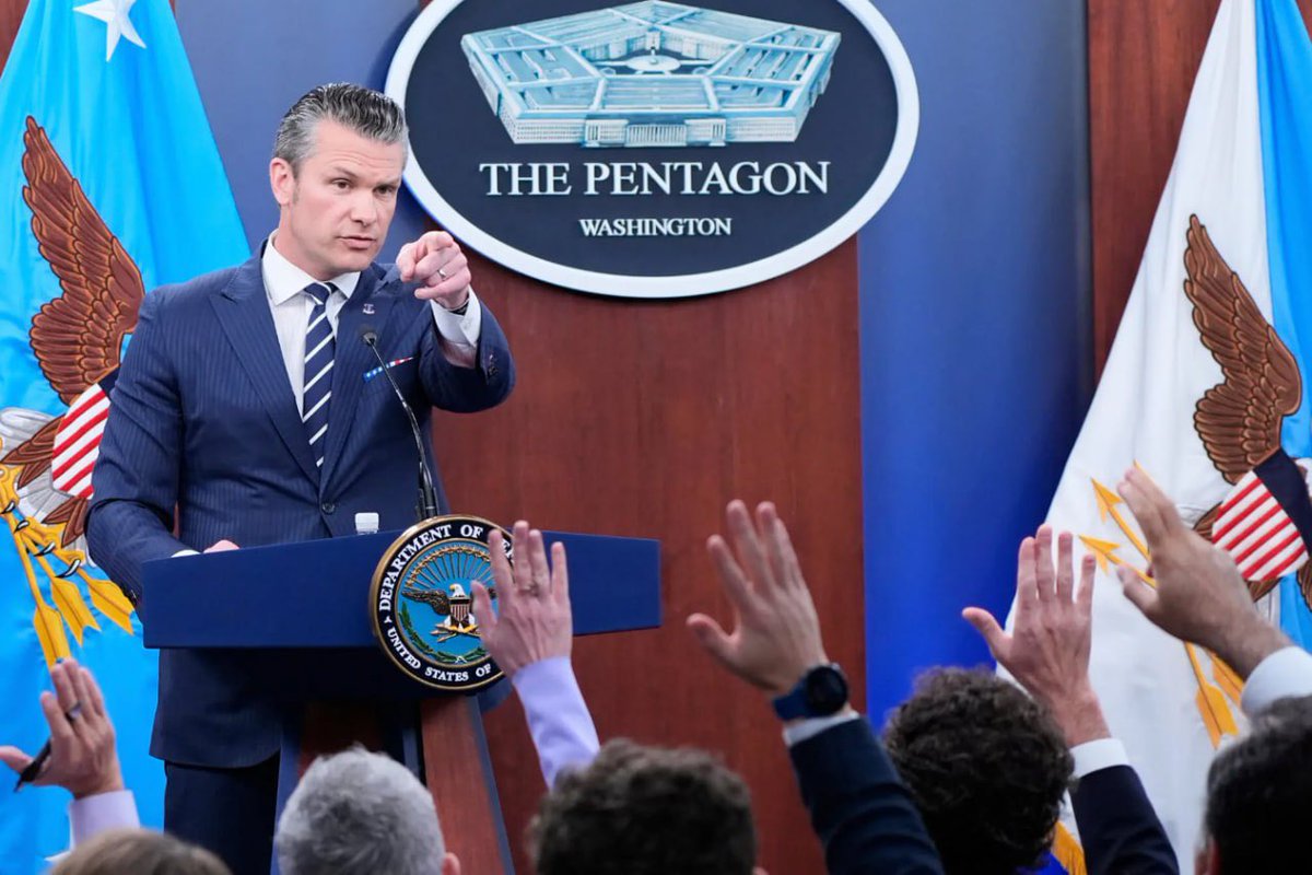 🇺🇸 The Pentagon requires a number of media outlets to approve information before publication — NYT.

The new rules apply to "information, even if it is not classified." For collecting and distributing information that has not been officially approved for publication, journalists