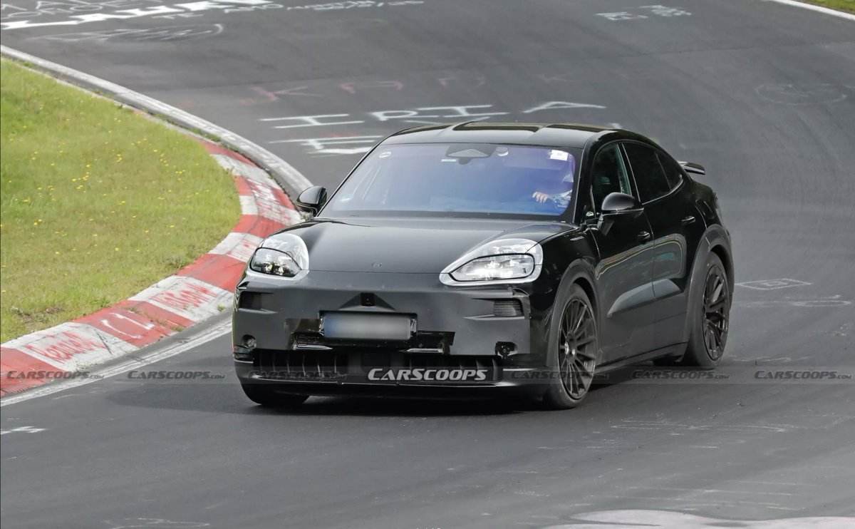 XaaronReviews's tweet photo. 🚨WILD Porsche Cayenne Turbo GT EV Spotted Testing With 1,000+ HP!!!!!!! #CayenneEV #TMA2025 #sstvi #AzerbaijanGP #F1 #Trending https://t.co/irHxP4QvfO