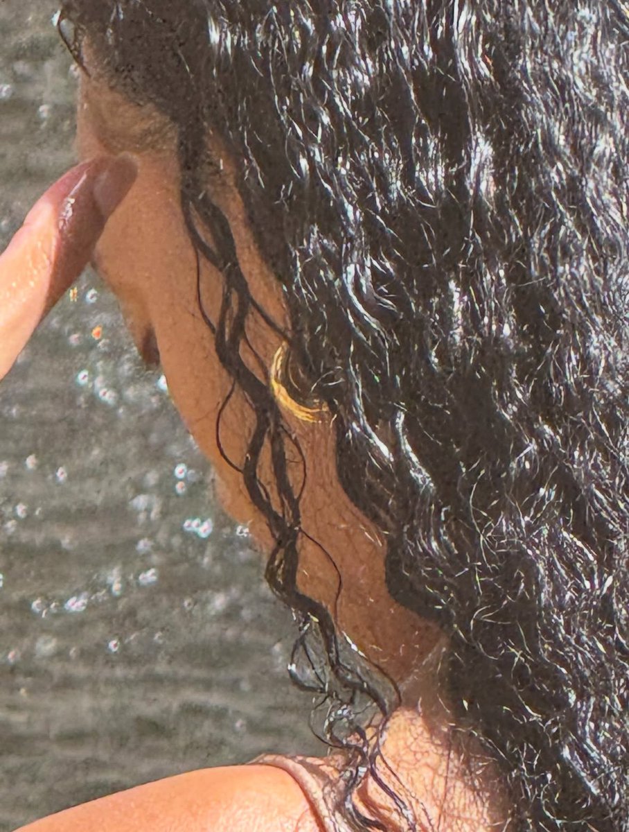 solange hourly (@solangehourly) on Twitter photo 