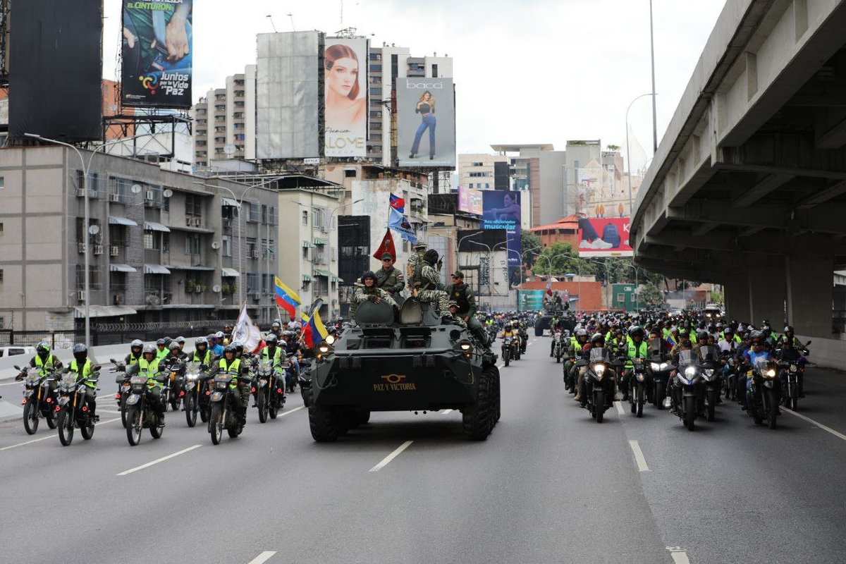 Activa jornada “Los Cuarteles van al pueblo”
Este sábado 20 de septiembre por las calles de la ciudad de Caracas la Fuerza Armada Nacional Bolivariana (FANB) se ha venido desplegando con los distintos componentes para acompañar al pueblo en esta nueva etapa de los ejercicios ante