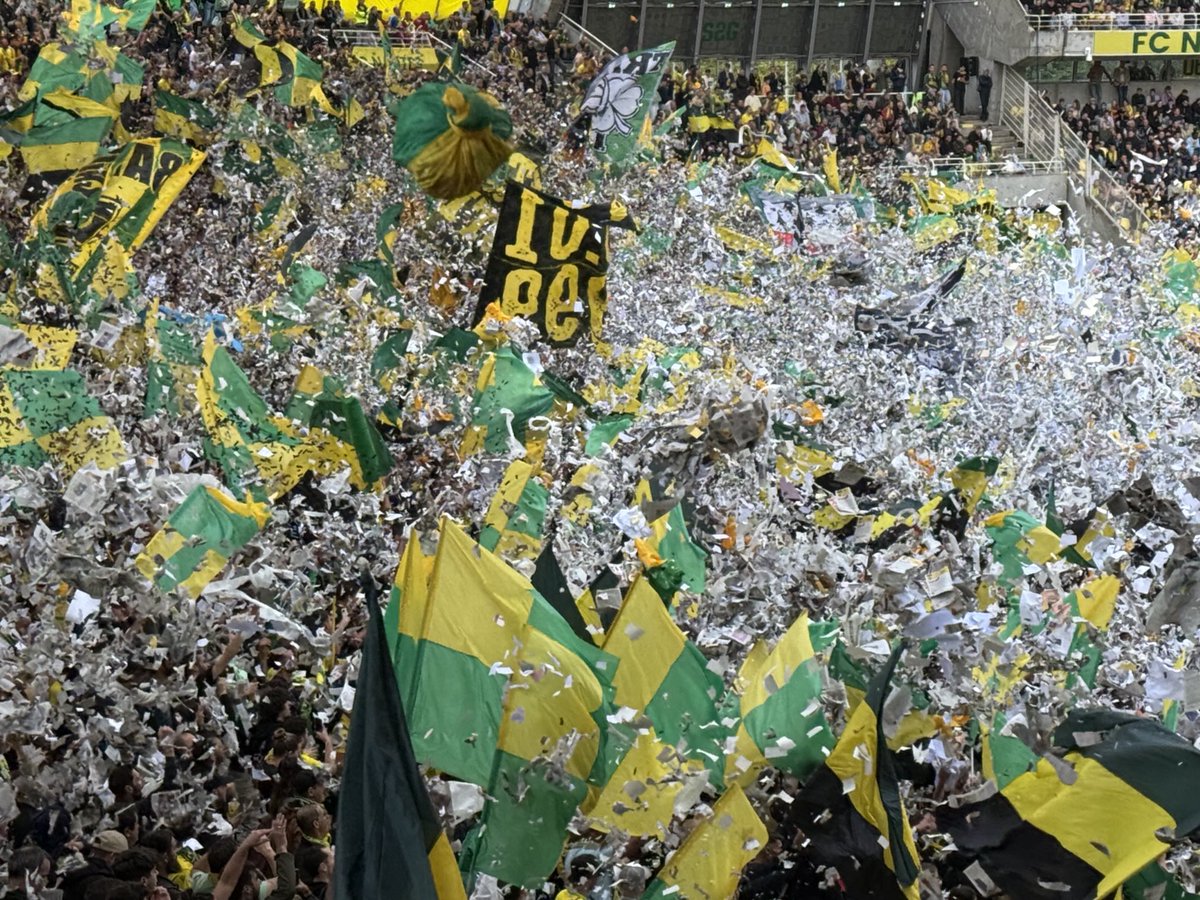 NantesFra's tweet photo. #FCNantes : N3 sur le terrain, Champions League dans les tribunes https://t.co/z2LCY1jSNY