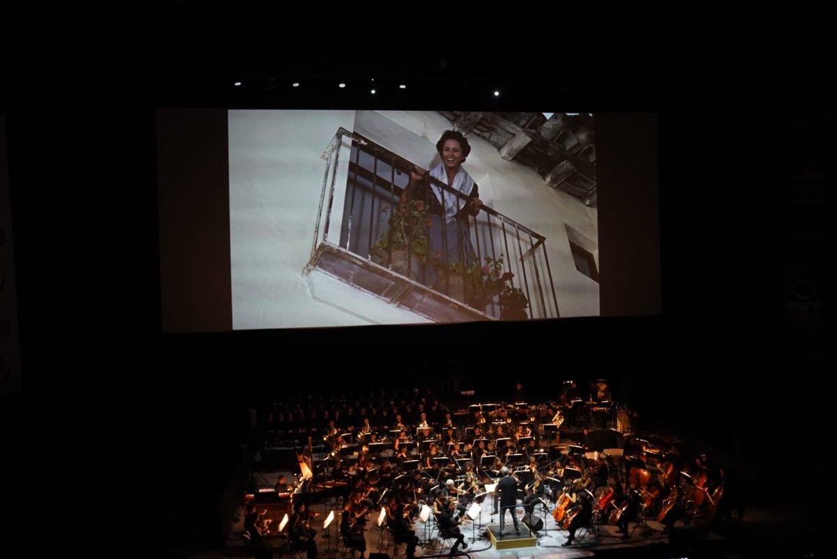 🎬🎶✨Un año más sumamos esfuerzos y amigos en nuestro apoyo al #Cine y la #Música en el <a href="/sansebastianfes/">Donostia Zinemaldia - Festival de San Sebastián</a>, junto a <a href="/euskadiorkestra/">Euskadiko Orkestra</a> y <a href="/CoroEaso/">coro EASO abesbatza</a>,  y #autores como <a href="/vgarlu/">Vanessa Garde</a> <a href="/AlbaSTorremocha/">Alba S. Torremocha</a> @ivarluis <a href="/arturocardelus/">Arturo Cardelús</a> o <a href="/ivanmlac/">Ivan M Lacamara</a>, acompañados de <a href="/mintradigital/">Ministerio Transformación Digital Función Pública</a>, <a href="/empleogob/">Ministerio Trabajo y Economía Social</a> y <a href="/Gob_eus/">Eusko Jaurlaritza - Gobierno Vasco</a> |