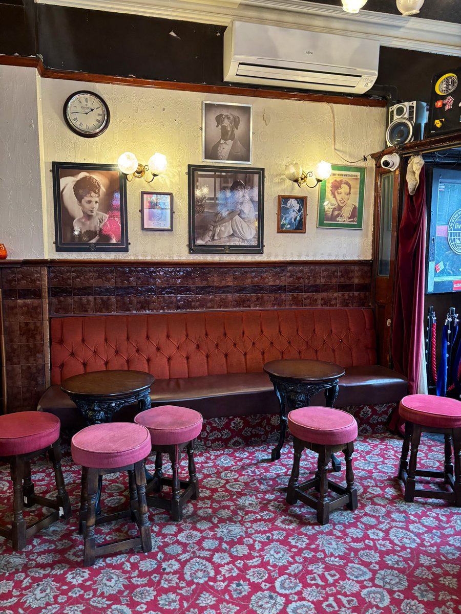 LondonPubMap's tweet image. One of my favourites in Soho.

#soho #blueposts #oldschool