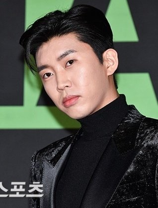 V joins Lim Young Woong as the Artist with the most wins under “Best Music Category” at The Fact Music Awards!

CONGRATULATIONS TAEHYUNG