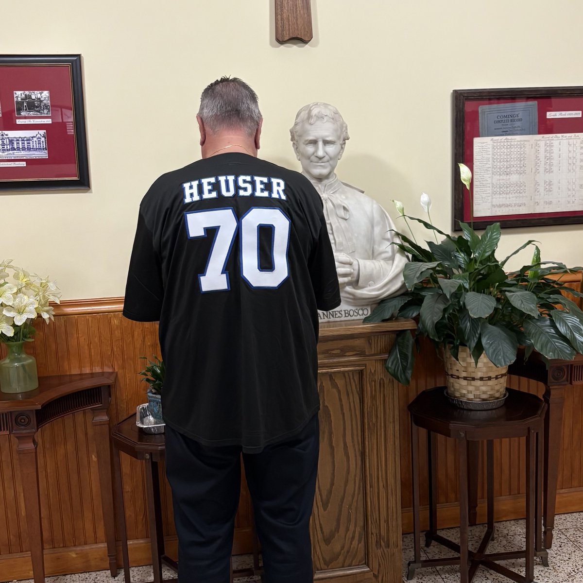 Happy Birthday to our President, Fr. Jim Heuser, SDB! 🎂🎉 We are grateful for his leadership, dedication, and commitment to upholding the tradition of excellence at Salesian High School.