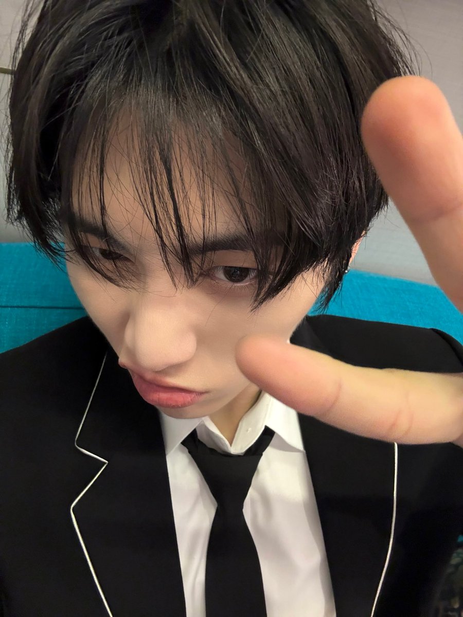 정장입은 만두가 되가지곤 
오늘 내내 10월 컴백만외치는 영업1등사원인거 왤케커여움 ㅜㅜㅋㅋㅋㅋㅋㅋㅋㅋㅋㅋㅋㅋㅋㅋㅋㅋㅋㅋㅋㅋㅋㅋㅋㅋㅋㅋ