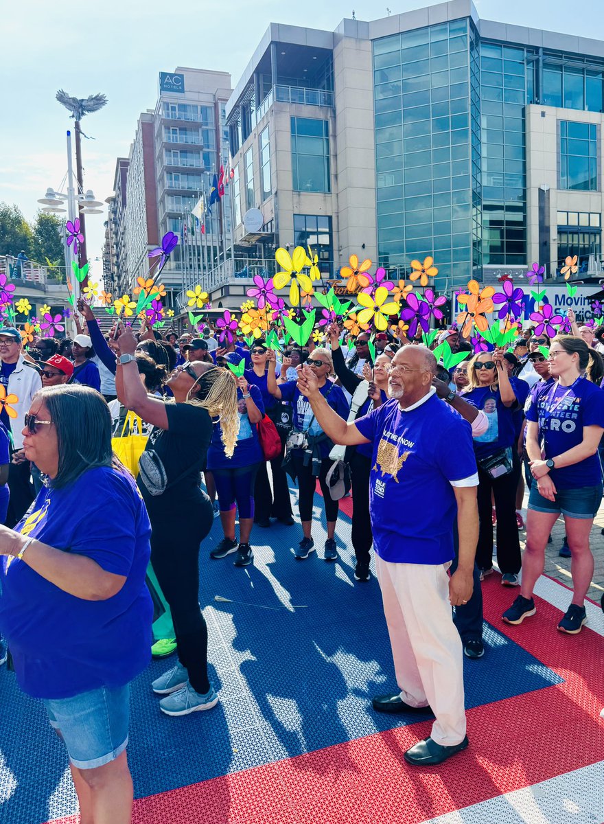 I was honored to join today’s Walk to End Alzheimer’s- an emotional and powerful event that hits close to home. I lost my father to Alzheimer’s, and I carry that with me every day.

This disease affects millions of families, and it demands action. That’s why I’ll keep fighting in