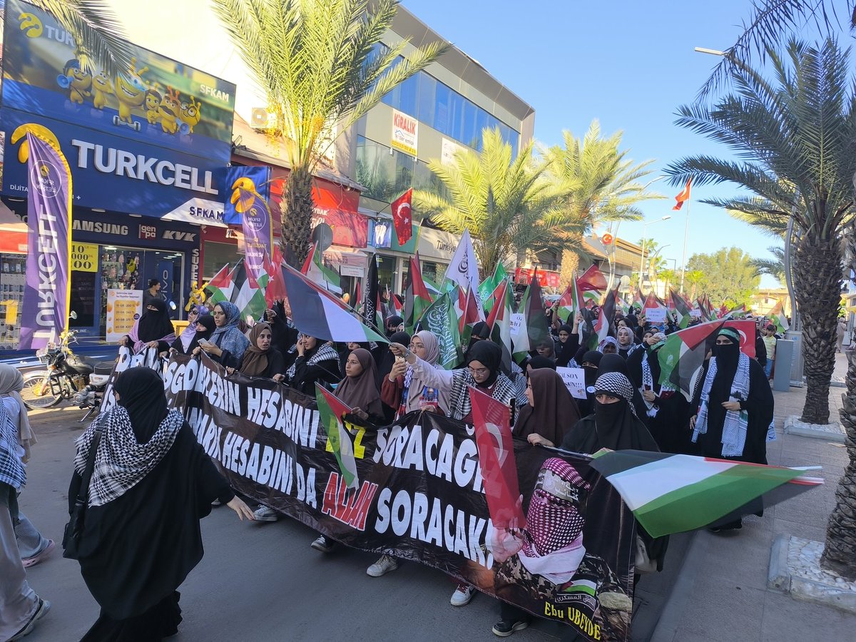 İl Başkanımız Tahirhan Uysal ve İlçe Başkanımız Hikmet Tanış, partililerimizle birlikte Ashab-ı Kehf Platformu’nun düzenlediği Sumud Filosu ve Gazze’ye Destek Yürüyüşüne katıldı.
Filistin halkının onurlu direnişine destek mesajlarımızı iletip dualarımızı paylaştık. 🕊️

#Gazze