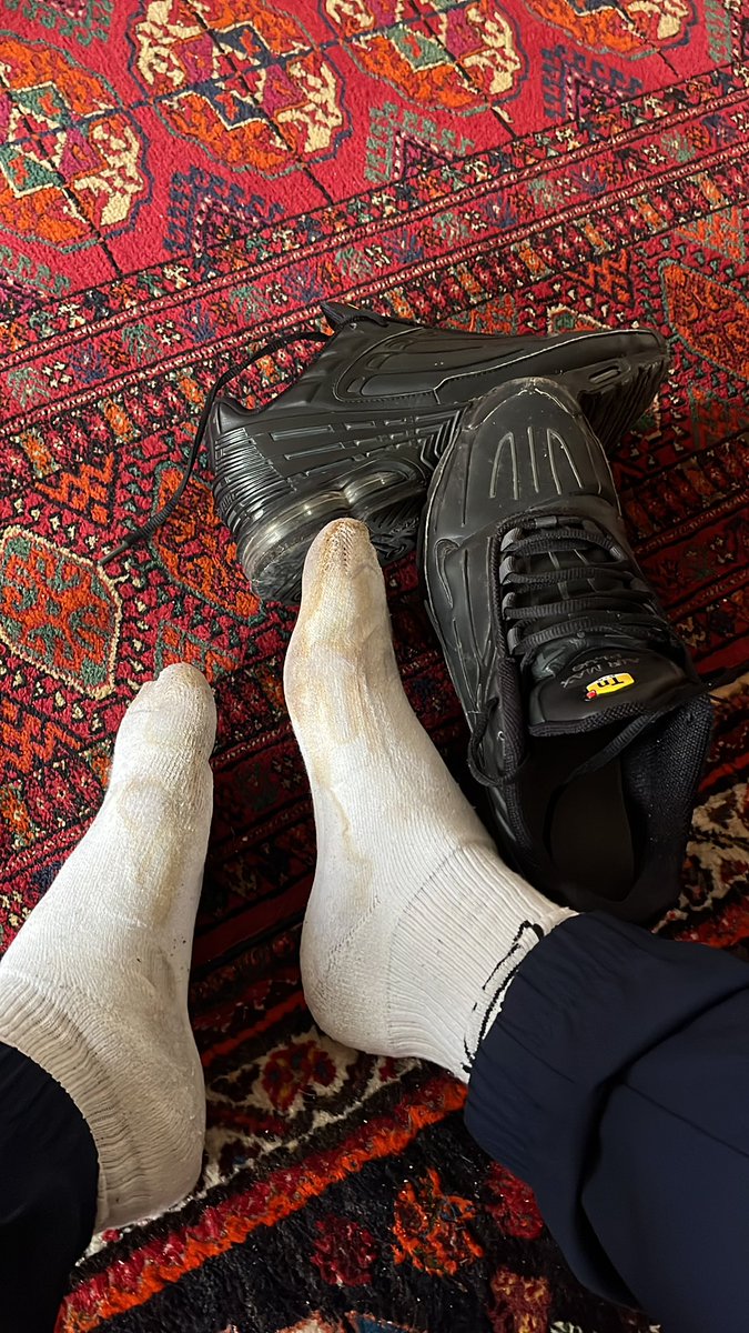 Mes cho7 pourraves après deux semaines non stop. Ton nez va exploser et tu vas réclamer pour me tendre ton portefeuille.
Ta nouille va se serrer dans la cage et, à ce moment tu vas comprendre ta place.