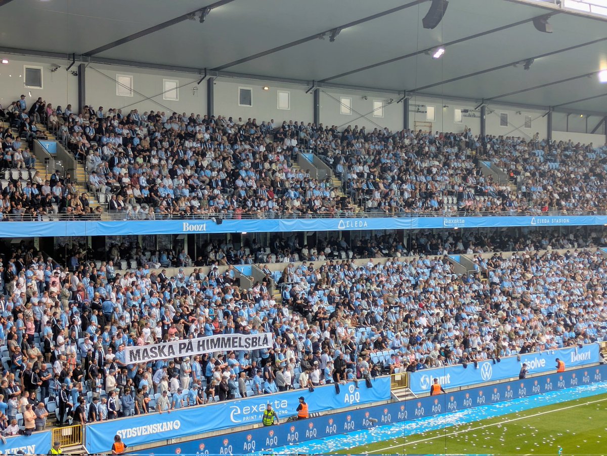 Malmø FF - Djurgårdens IF
Stadion 
Allsvenskan 
#mffnorge

0-1. Polisen droppa å avbryte kamper ved maskering, til gjengjeld så kjører de full visitering av folk i gatene selv et godt stykke fra stadion. Må ta litt når man gir si. Ängström tifo så nå blir det vel rassia der og.