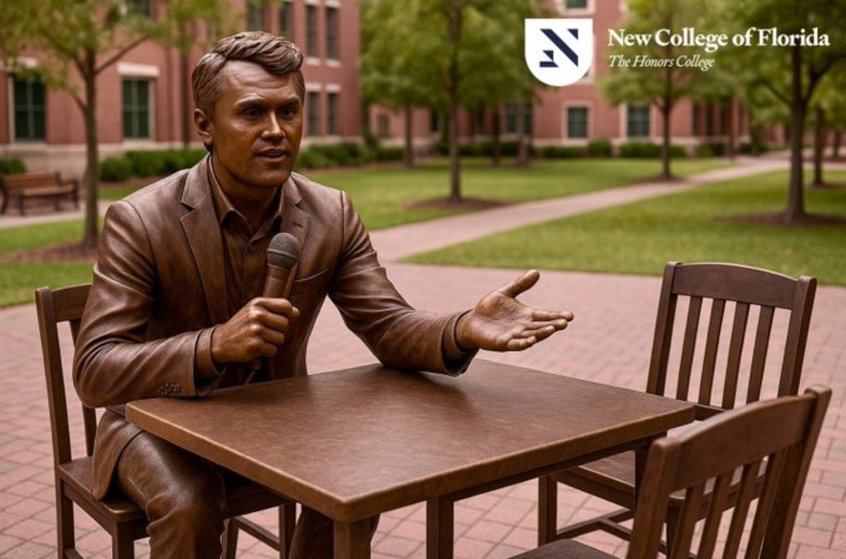 lazydjay's tweet image. 美国越来越有意思了，把一位网红捧成国父级别的人了，与当年中共捧雷锋一模一样。