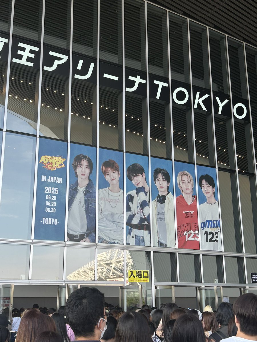 kasuminanodesu's tweet photo. ボネクド初参戦セトリもビジュも全部大天才でした😿！！制服テリウス忘れません！！！！ https://t.co/jz9HEERdI6