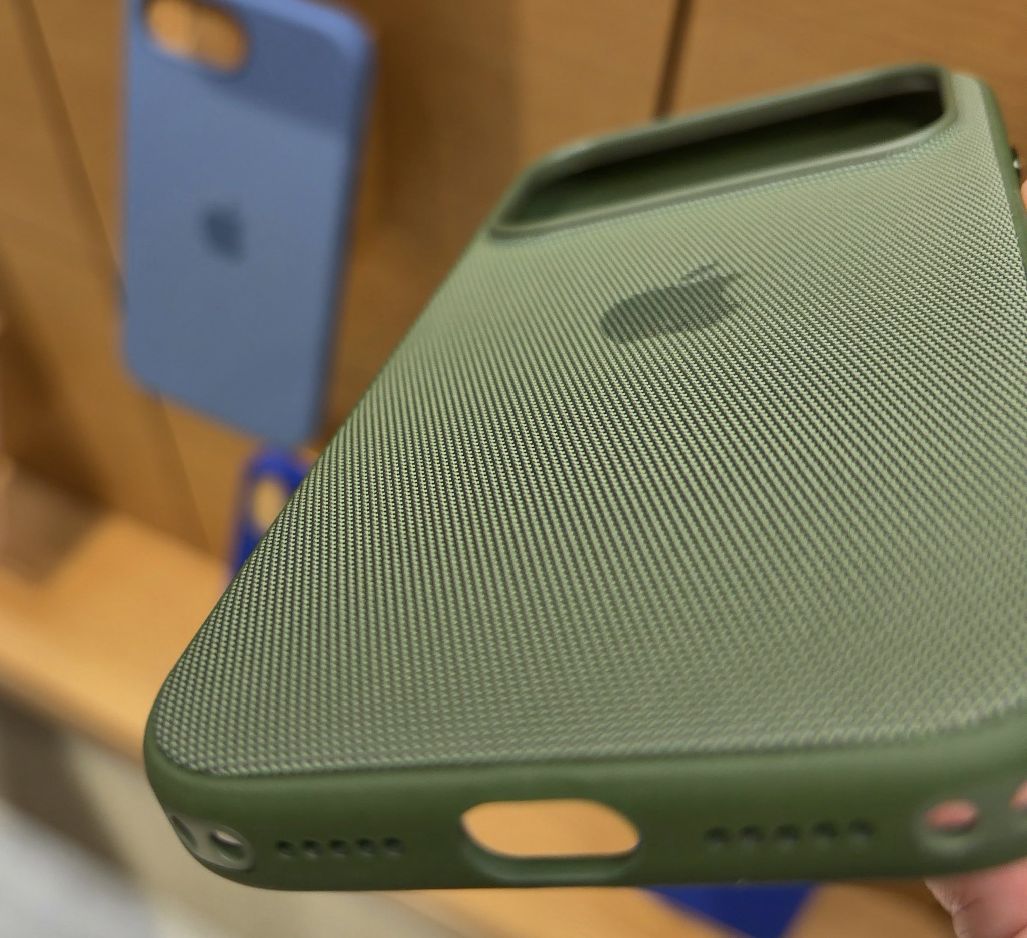 Apple純正 テックウーブンケース グリーン iPhone 17 Pro 専用 ヨドバシ.com - アップル Apple MagSafe対応 iPhone 17 Pro Max