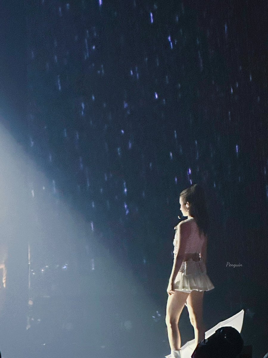 Penguin200463's tweet photo. 250920 She came like a goddess！

#케플러 #휴닝바히에 #히에 #KEP1ER #HUENING_BAHIYYIH #HIYYIH https://t.co/lNDyAHVGmx