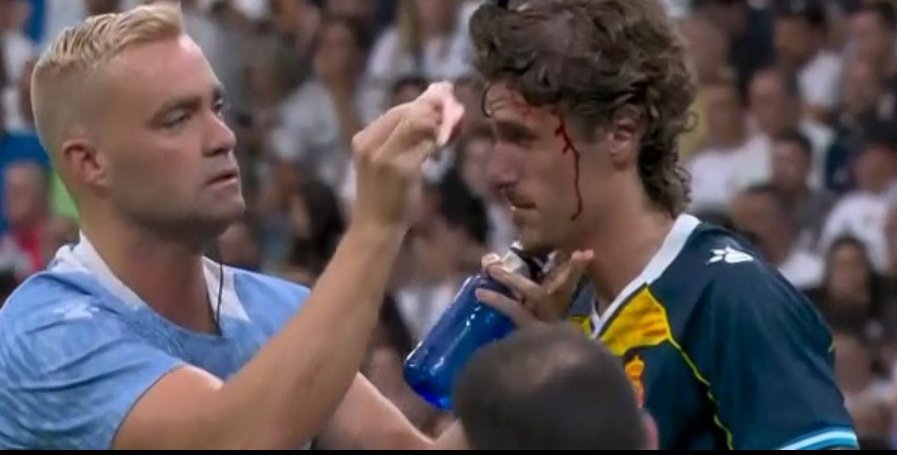 Mira <a href="/MuriqiVedat/">Vedat Muriqi</a>, aquesta no ha estat 🟥

Quines coses, no? 

<a href="/RCD_Mallorca/">RCD Mallorca</a>