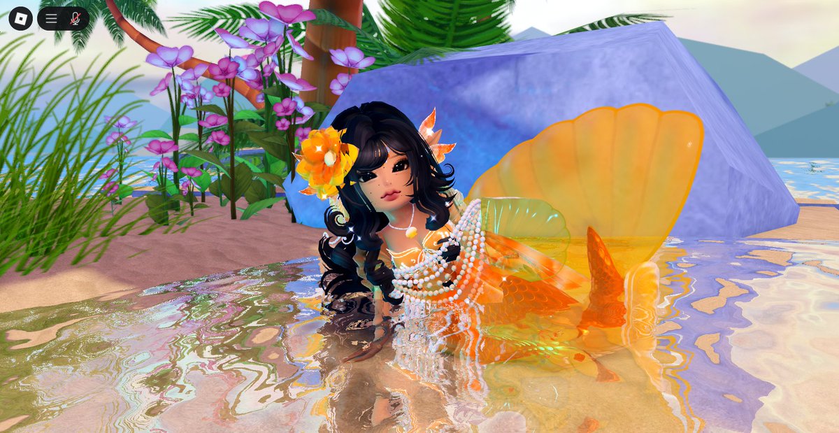 vexvevi's tweet photo. big fan of the goldfish tail🥰 https://t.co/JPqHSipEKg