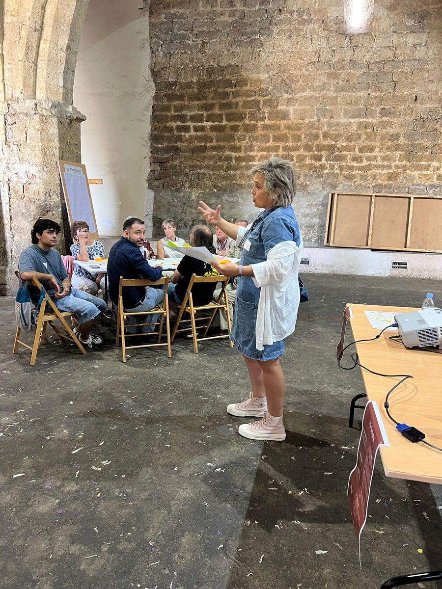 tornadera_'s tweet photo. 👋🏼 Os compartimos imágenes de la tercera Tornadera, celebrada en #Tordehumos.

Tras la bienvenida del alcalde de la localidad, Agapito Bravo, y la explicación de los objetivos por parte de la coordinadora del proyecto, Clara Justo, se celebró un taller participativo.🌾 https://t.co/CET2CnDdLz