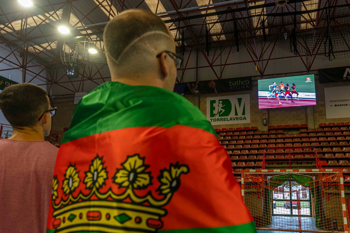 Torrelavega_es's tweet photo. 🏃♂️Mohamed Attaoui nos hizo vibrar y finalmente logró un 5º puesto en la final de 800 metros del Mundial de #Tokio2025
👏¡Muy orgullosos de nuestro Moha y su magnífica actuación en el Mundial!
#MohamedAttaoui #sentireldeporte #Torrelavega #Torrelaveganízate @At_Torrelavega https://t.co/bZd5tJBbmM