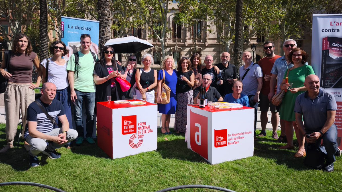 Durant la Setmana del llibre en Català. Amb la família de lletres ebrenques