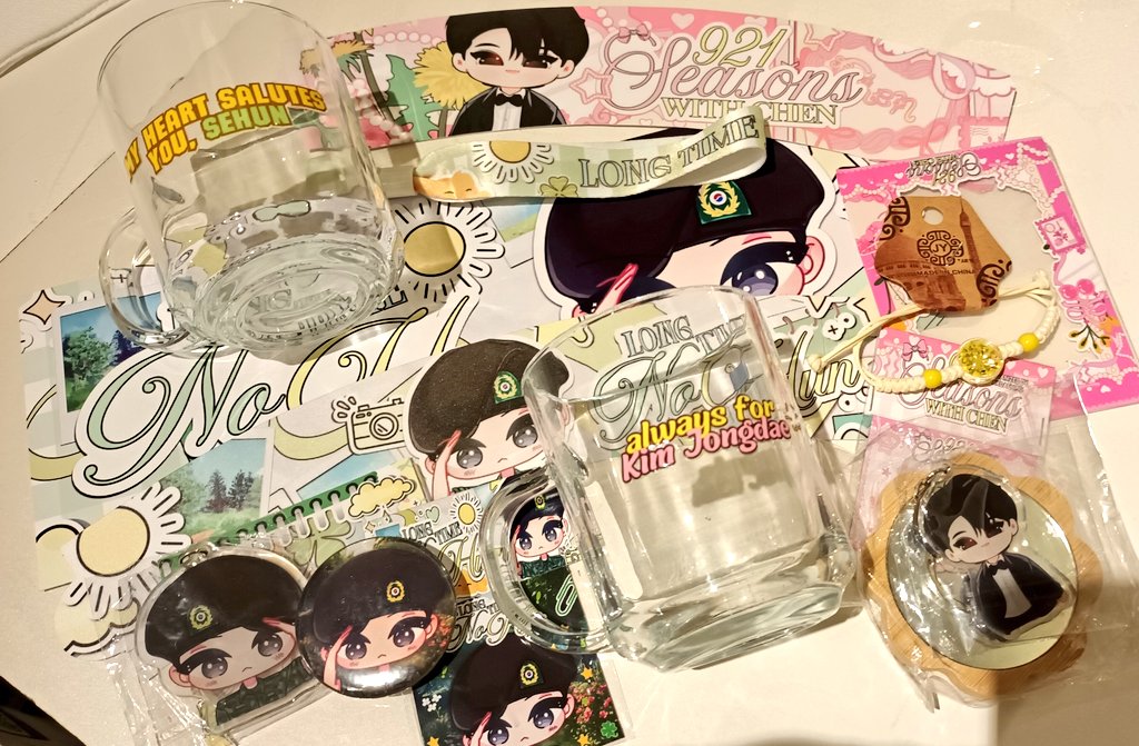 NoonaMD25's tweet photo. Missed the whole activity because duty calls 🥹 Nevertheless, I still went back at @cafe408_ to celebrate Chen's birthday and Sehun's return 💛💚🩷.

Thank you @stardaexing for organizing this joint event ✨️.

#GoldenRaysofSechen #921SeasonswithChen #LongTimeNoHun https://t.co/PMwdiYnGql
