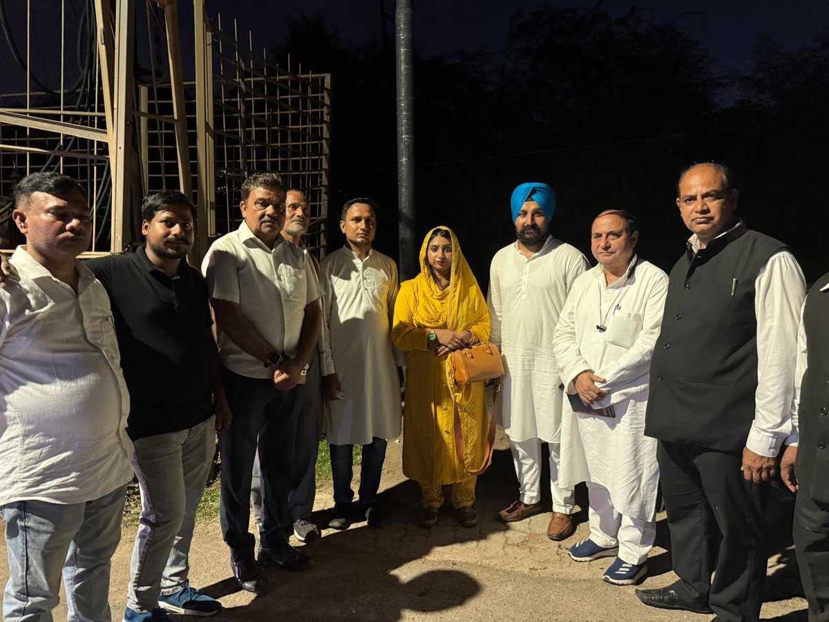 Uttar Pradesh Congress, Minority Department (@incminorityupcc) on Twitter photo अखिल भारतीय कांग्रेस कमेटी के राष्ट्रीय चेयरमैन व सांसद जनाब <a href="/ShayarImran/">Imran Pratapgarhi</a> जी के निर्देशानुसार एवं सह प्रभारी उत्तर प्रदेश कांग्रेस अल्पसंख्यक विभाग श्री <a href="/MahmoodKhanINC/">Khan Mahmood INC</a> द्वारा एक प्रतिनिधिमंडल कानपुर भेजा गया।
<a href="/AnisAnwarINC/">Anwar Anis</a> प्रभारी संगठन/प्रभारी कार्यालय अल्पसंख्यक कांग्रेस अखिल भारतीय कांग्रेस कमेटी के राष्ट्रीय चेयरमैन व सांसद जनाब <a href="/ShayarImran/">Imran Pratapgarhi</a> जी के निर्देशानुसार एवं सह प्रभारी उत्तर प्रदेश कांग्रेस अल्पसंख्यक विभाग श्री <a href="/MahmoodKhanINC/">Khan Mahmood INC</a> द्वारा एक प्रतिनिधिमंडल कानपुर भेजा गया।
<a href="/AnisAnwarINC/">Anwar Anis</a> प्रभारी संगठन/प्रभारी कार्यालय अल्पसंख्यक कांग्रेस