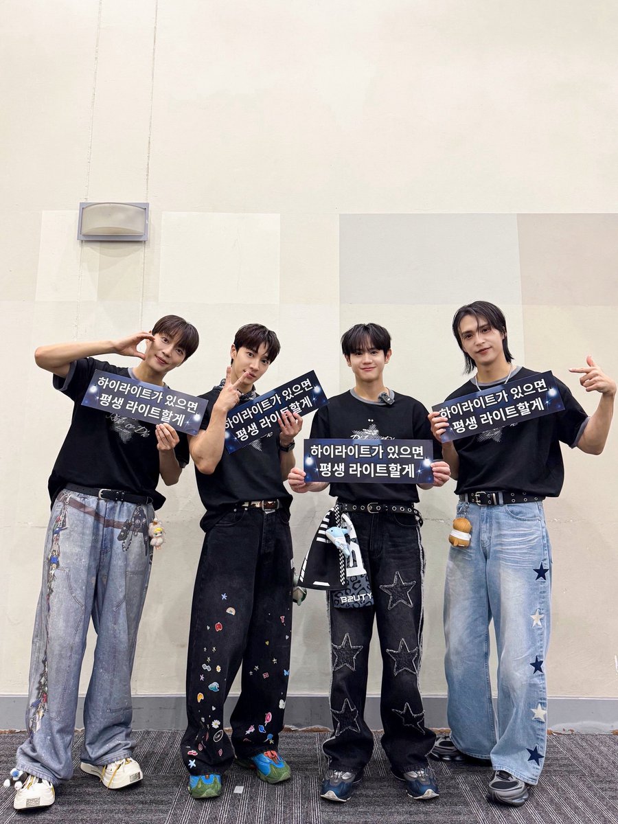 my youth is your. 🤍

#RIDE_OR_DIE_IN_BANGKOK
#RIDE_OR_DIE