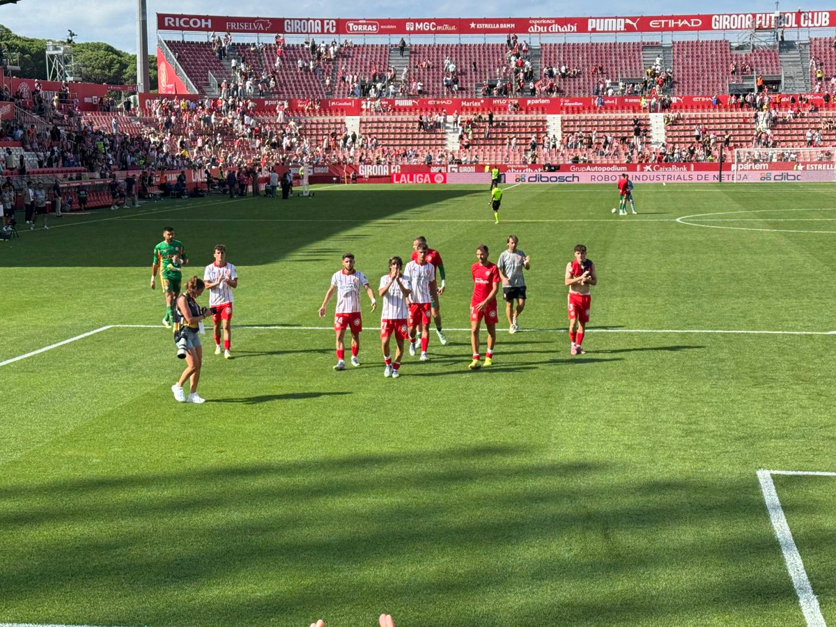 Nosaltres hi som i hi serem. Els jugadors on són?

Toca donar la cara i no amagar-se al vestidor!! <a href="/GironaFC/">Girona FC</a>