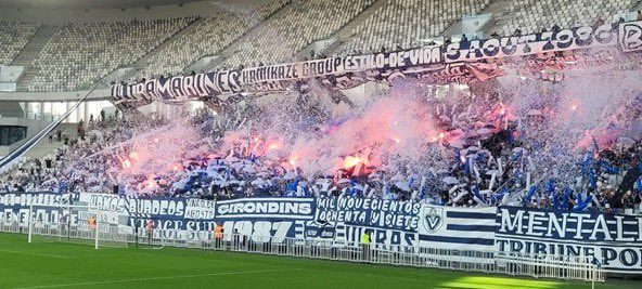 old_bdx's tweet image. Somos la banda de burdeos 🏴‍☠️ 

#ub87 #ultramarinesbordeaux #fcgb #FCGBACFC