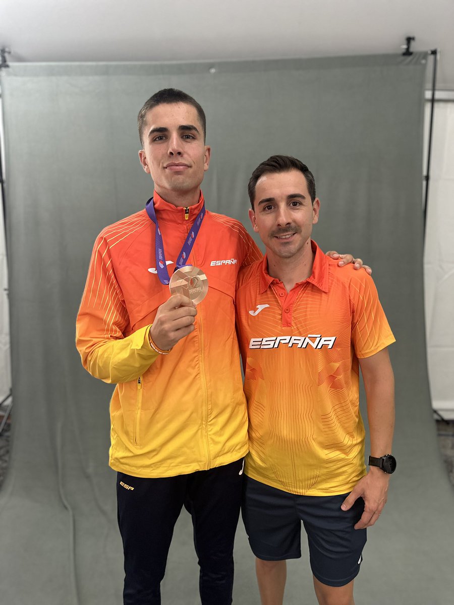 atletismoRFEA's tweet image. Los mejores atletas. 🥇🥇🥉

Los mejores entrenadores.

La escuela de la marcha española. 🇪🇸

Los más felices de Tokio 😍

@garciaperezmari 🫡 @jacintogarzon 
@PaulMcGrathinho 🫡 @afjandro 

#EspañaAtletismo #PasiónPorCompetir