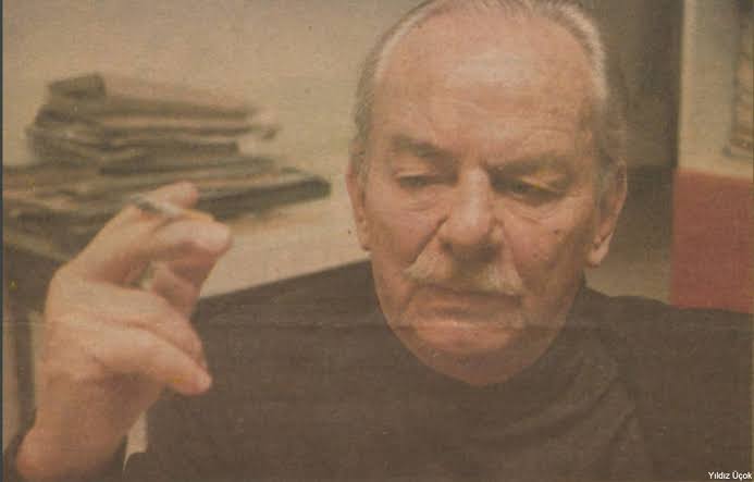 "Ona bir kitap vereceğim 
Rahatını kaçırmak için 
Bir öğrenegörsün aşkı 
Ağacı o vakit seyredin."

Melih Cevdet Anday, Rahatı Kaçan Ağaç