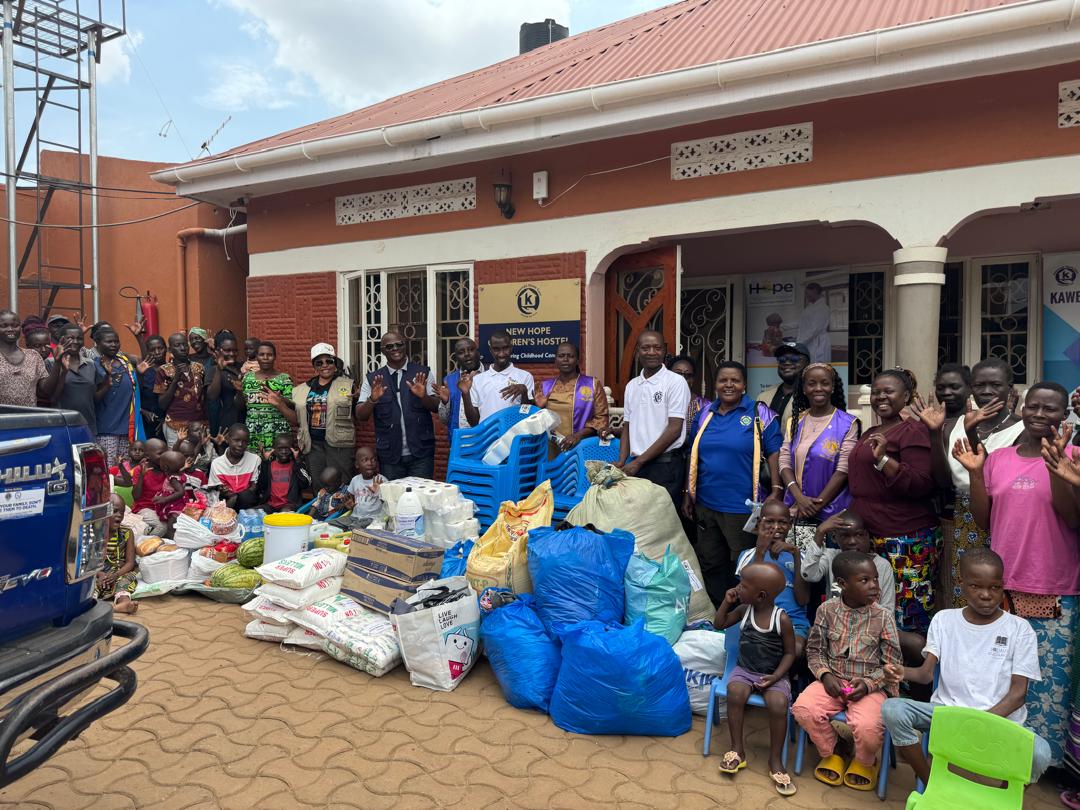 EntebbeRoadLC's tweet photo. We visited and donated food items to Kawempe home care, that started in 2007 and takes care of people living with Aids, TB and childhood Cancer Currently the home at New Hope Children Home has 70 Orphans. https://t.co/AbA2diyNLR