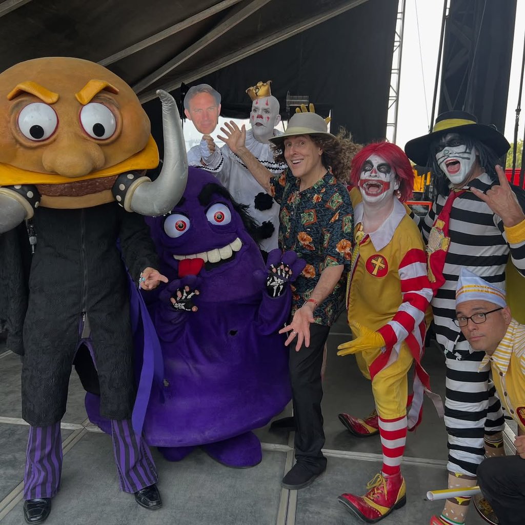 weirdalupdates's tweet photo. Puddles Pity Party posted photos with Weird Al: https://t.co/aG3NtOFk67