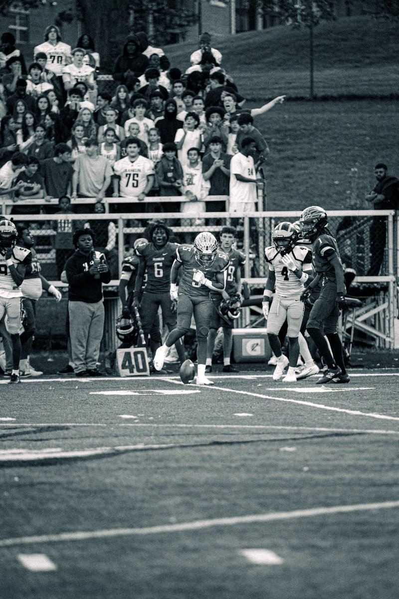 CFleet_'s tweet image. Coaches Check Me Out Junior Year First 3 hudl.com/v/2SjNwx