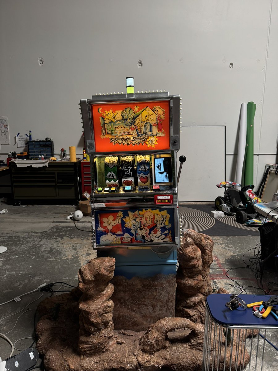 FEWOCiOUS tweet media