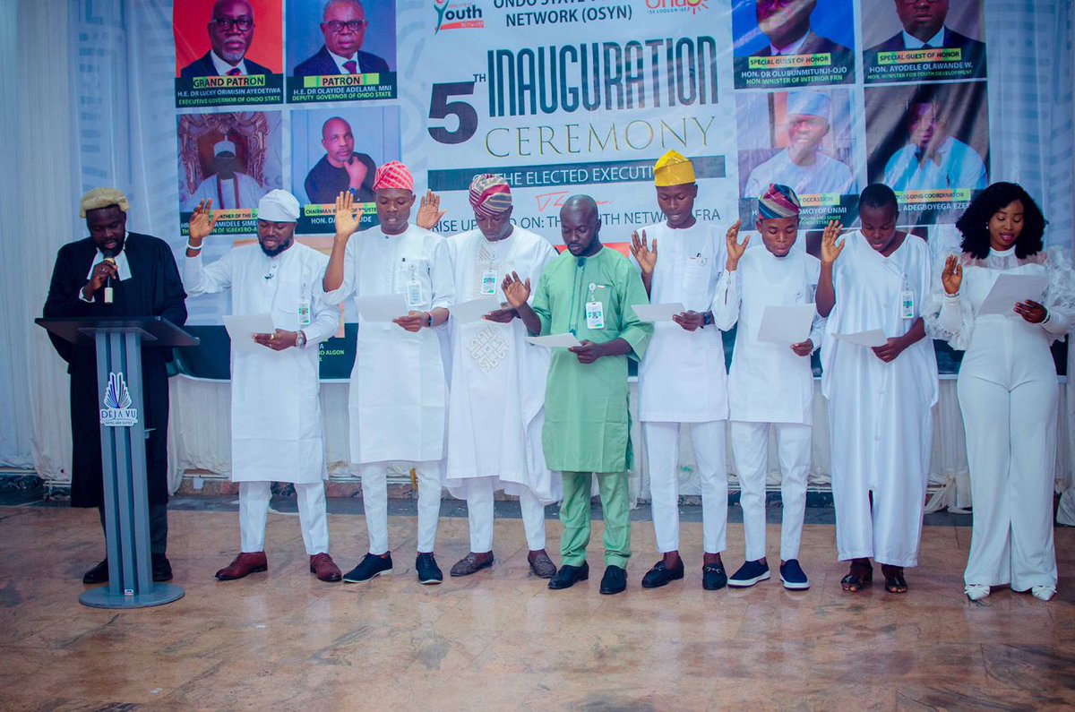 OSYNetwork's tweet image. This photo captures the newly inaugurated OSYN executives, ushering in a fresh era of vision, responsibility, and service. Our assumption of office marks a renewed commitment to the ideals of OSYN. Looking forward to our impactful leadership and meaningful contributions ahead.